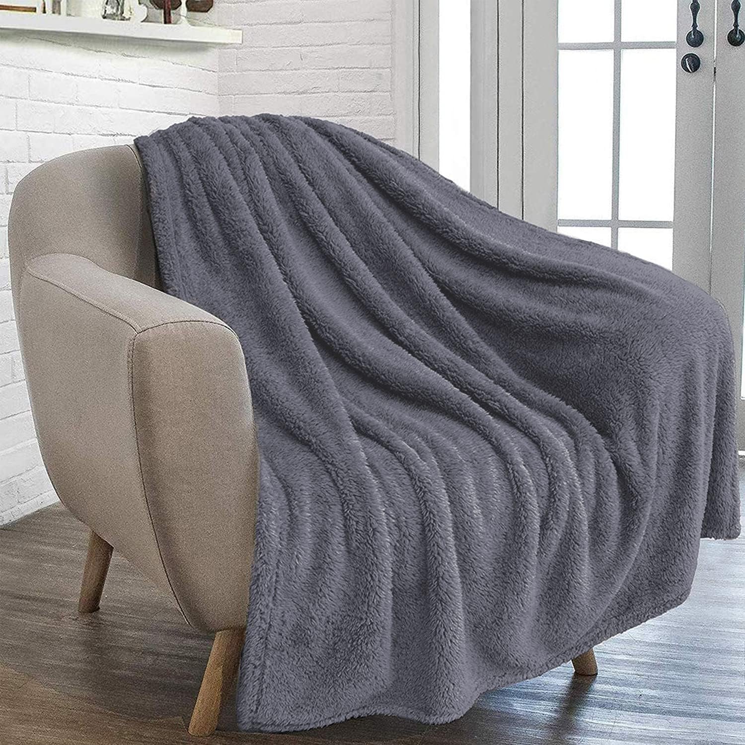 Washable Fluffy Sherpa Fleece Cat Blanket